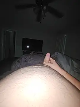 reynolds2223 Show in webcam