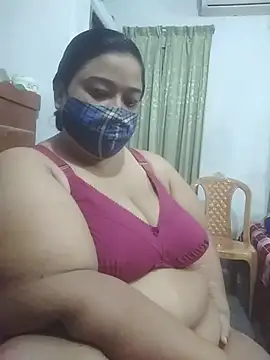 Chat +18 de momo_loves ao vivo