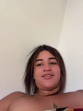 Show modela Little_Gaby_ na web-kameri
