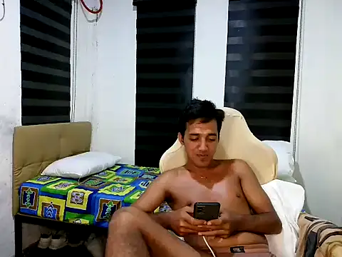 Spicy_RowyCam Adlı Modelin Canlı XXX Sohbeti
