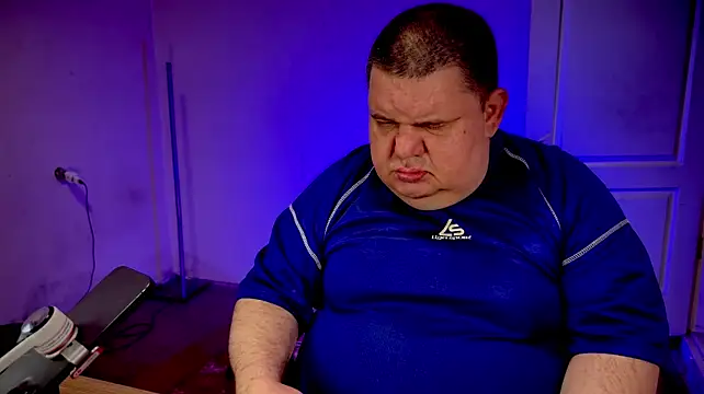 Show modela chubby_daddy na web-kameri