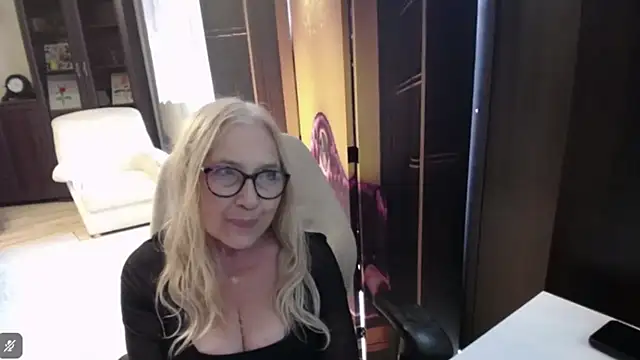 sofia_xkiss 现场XXX聊天