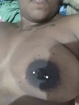 Show de Jennyy31 na webcam