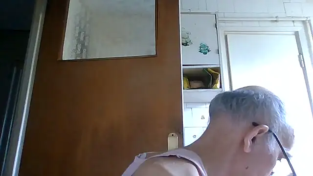 Chat XXX en directo de mariusica1@xh