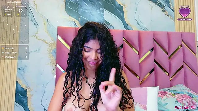 hotiergirl élő XXX-chatje