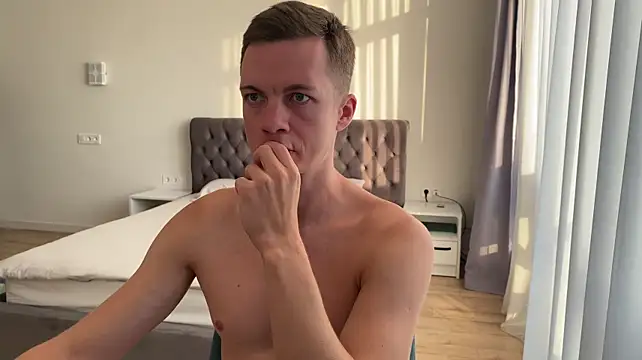 max_shy – Naživo XXX chat