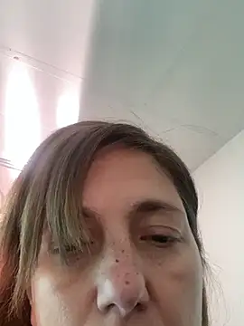 lulupiecitosamor's Webcam Show