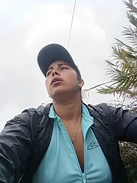 _andrea30 élő XXX-chatje