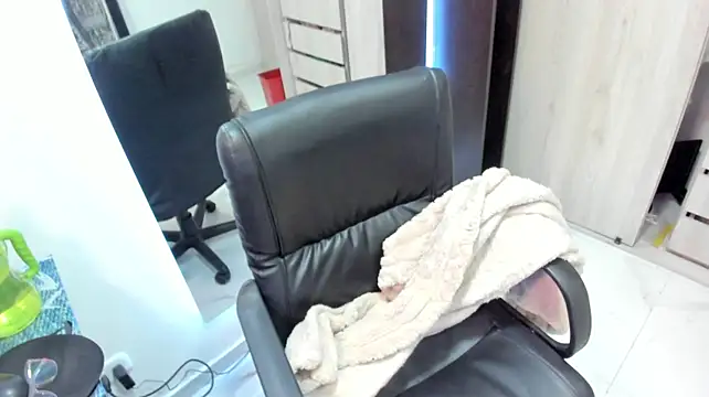 Chatroom XXX en direct de BellaFlaming