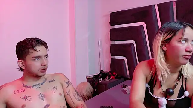 AliceandMax Show in webcam