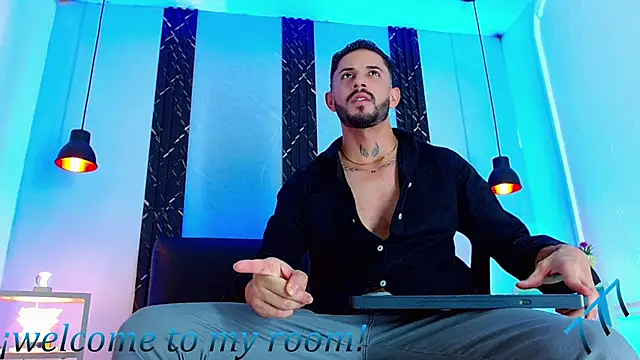 Erick_Wall Show in webcam