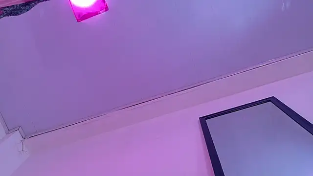Chat +18 de NahomyEvans ao vivo