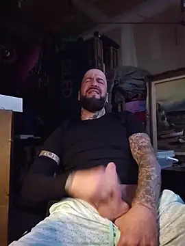 צ'אט XXX בשידור חי של Beardedtattood