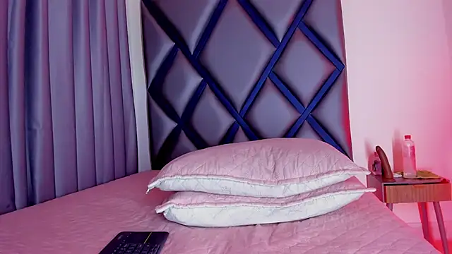 Bby-pink Chat XXX live