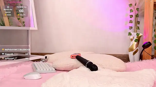 LilCatalia's Live XXX Chat