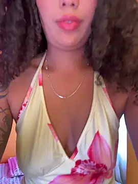 Morenayaa XXX чат на живо