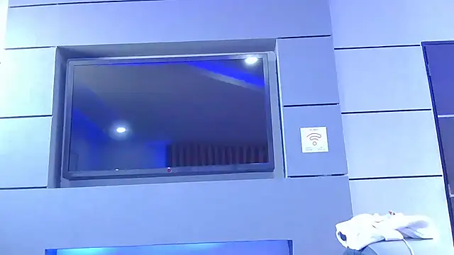 XXX chat uživo modela Latinopervs