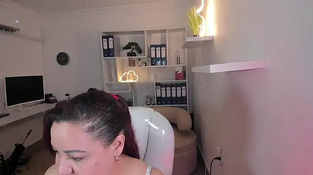 צ'אט XXX בשידור חי של Crystal_mommy