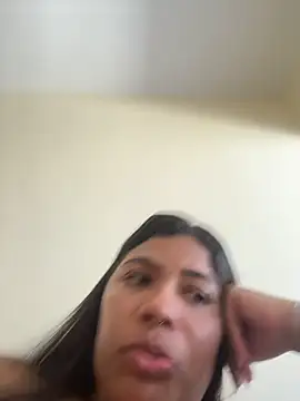 Show de ZahraAmira_ na webcam