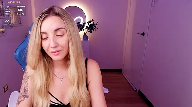 White_F0x's Live XXX Chat