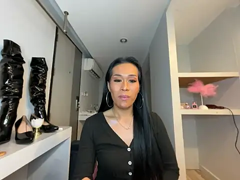 MistressViper28's Webcam Show