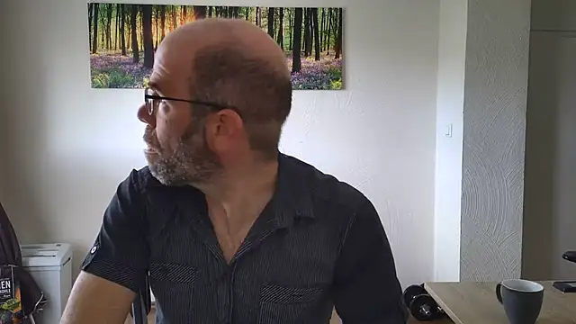 Chat XXX en directo de DaddyHarry_MatureStallion