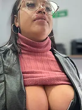 Mia_Risky-1 Chat XXX live