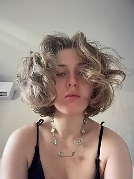 KellyKeler Adlı Modelin Canlı XXX Sohbeti
