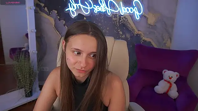 צ'אט XXX בשידור חי של TinyNatalie