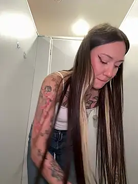 دردشة SaintSquirt الجنسية المباشرة