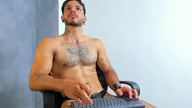 JuanBlade Adlı Modelin Canlı XXX Sohbeti