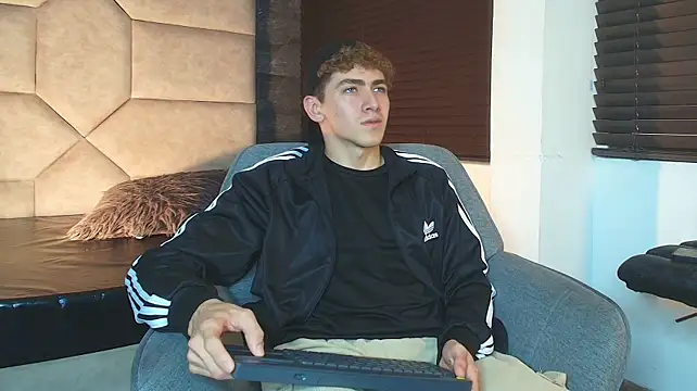 Tyler_Mcrey's Webcam Show