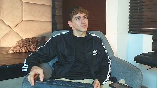 Tyler_Mcrey – webcam-show