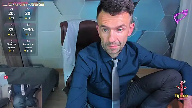 SteveTiger live XXX chat