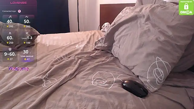 _M_i_a___'s Live XXX Chat