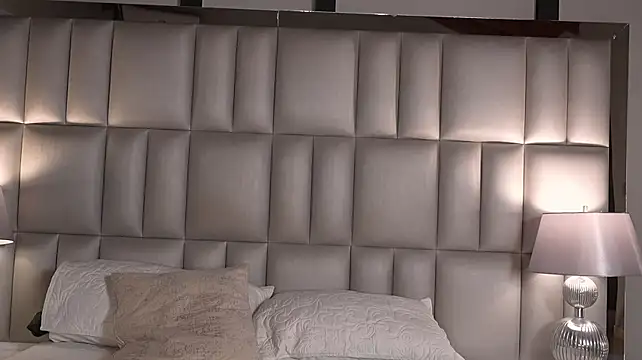 NaomiSainz 现场XXX聊天