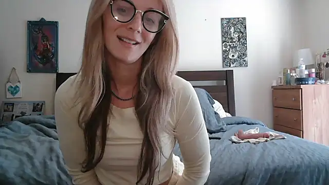 Вебкам-шоу Heyitsmee33