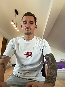 Show modela Huge_cock22cm na web-kameri
