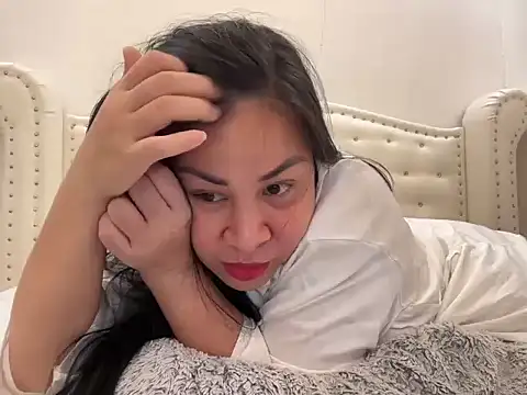 XXX chat uživo modela NaughtySCARLETSIN
