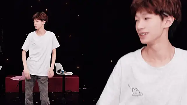 Chenyong123's Live XXX Chat