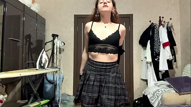 BuzzingRaid's Live XXX Chat