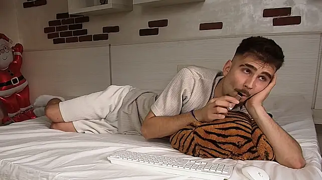 KyloEast Adlı Modelin Web Kamerası Şovu
