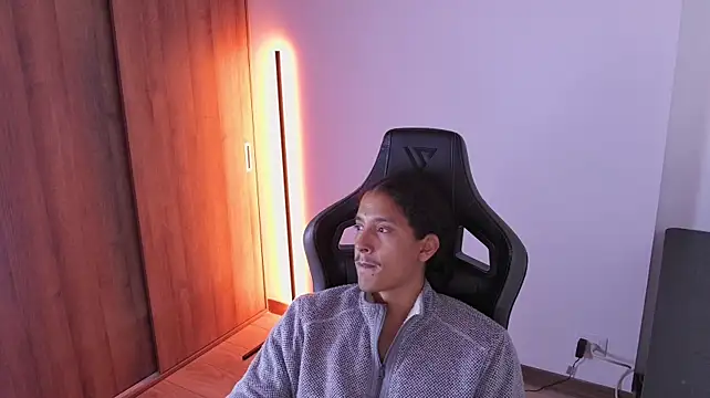 Liam_V Live XXX-Chat