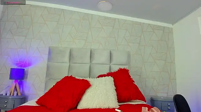 Lucas_jones Show in webcam