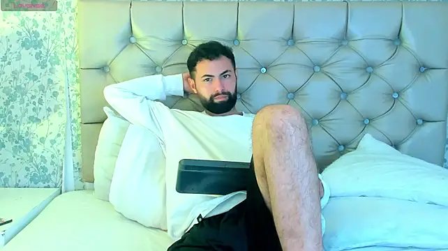 AndrewCrooss Webcam Show