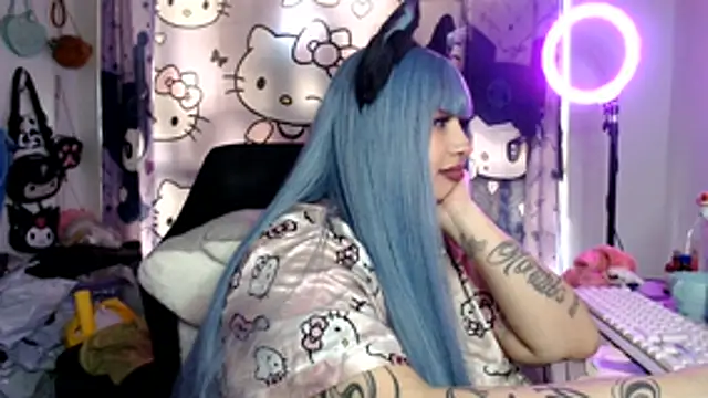 lussyevans24 live XXX chat
