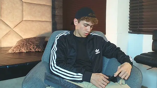 Živý XXX chat Tyler_Mcrey