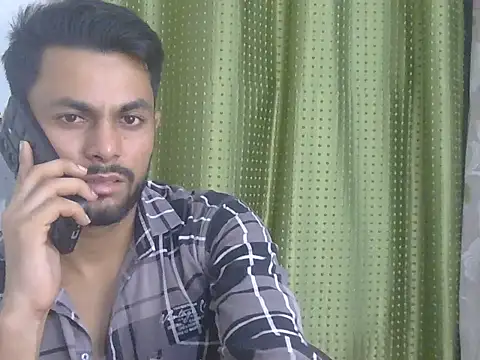 Stubborndesiboy's Webcam Show