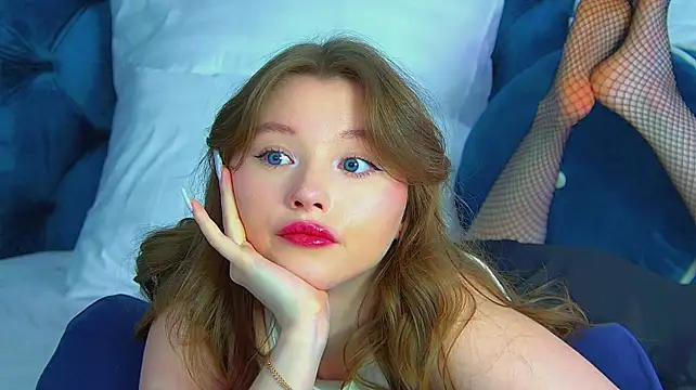 XXX chat uživo modela KeiraAsti