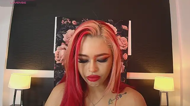 EvaaFoxxy1's Live XXX Chat